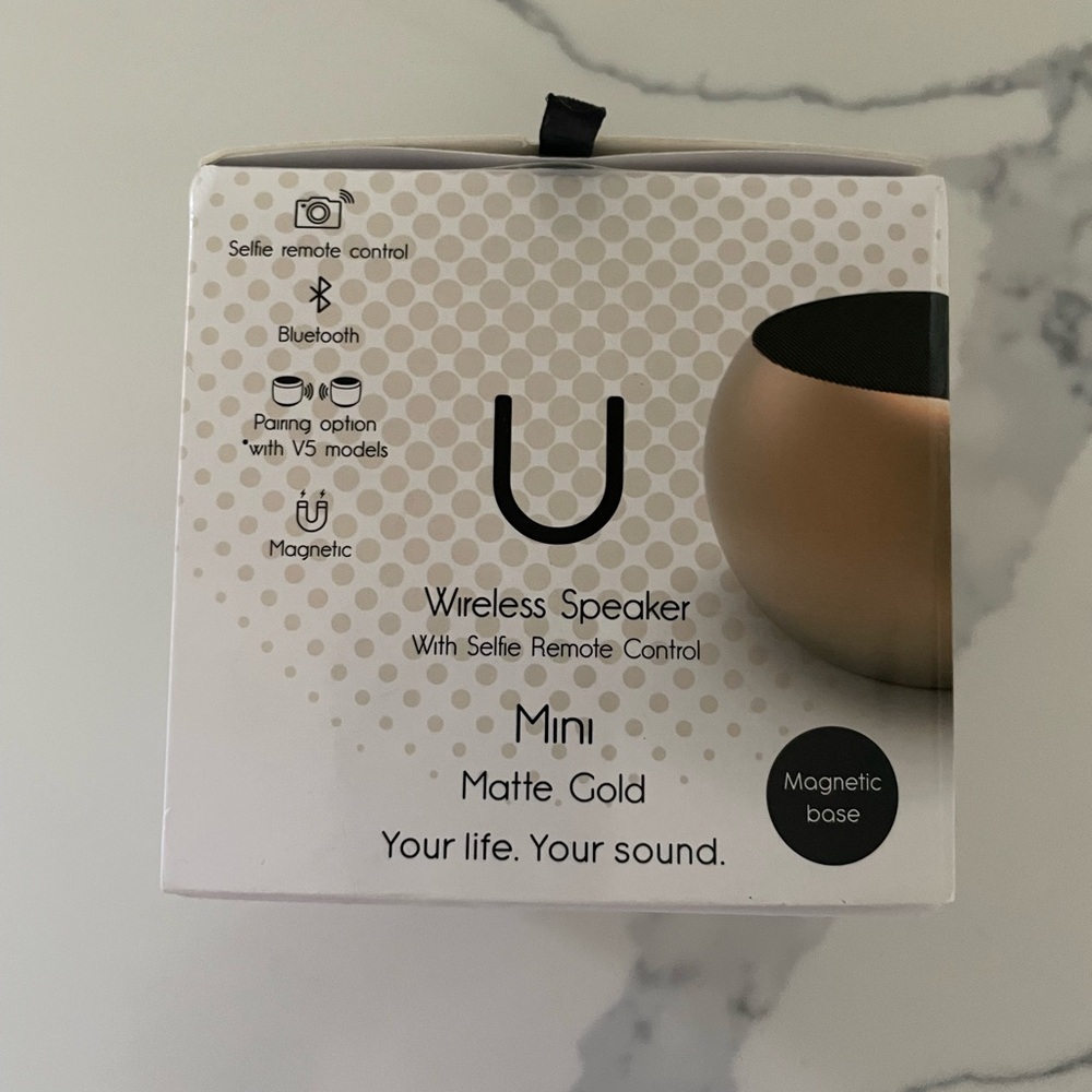 Mini Wireless Speaker - Gold - Picture 4 of 8